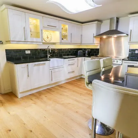 Fawcetts Barn بيت للعطل