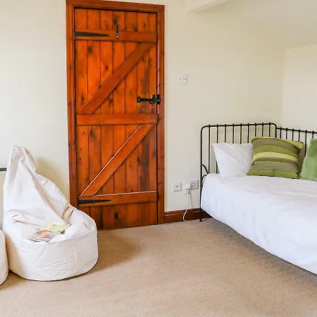 Fawcetts Barn بيت للعطل